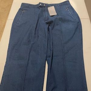 Pleated zippered jeans